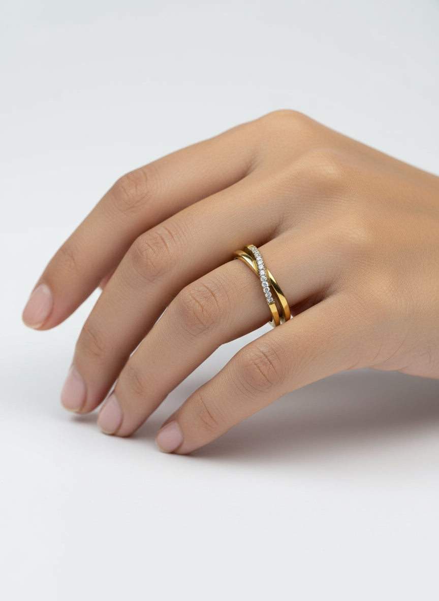 CRYSTAL TWIST BAND RING