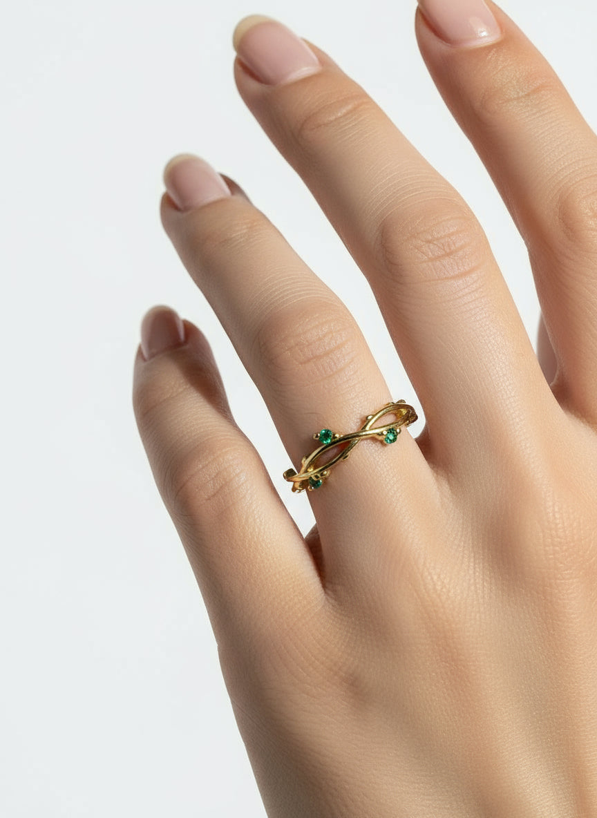 EMERALD VINE RING
