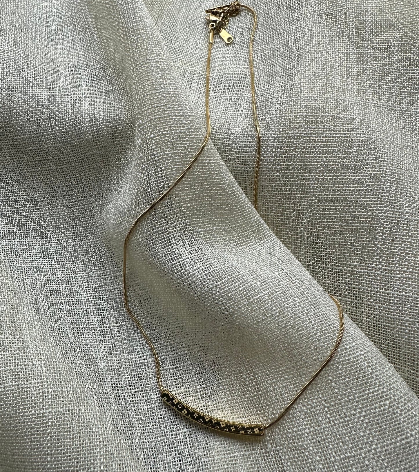 ELARA NECKLACE