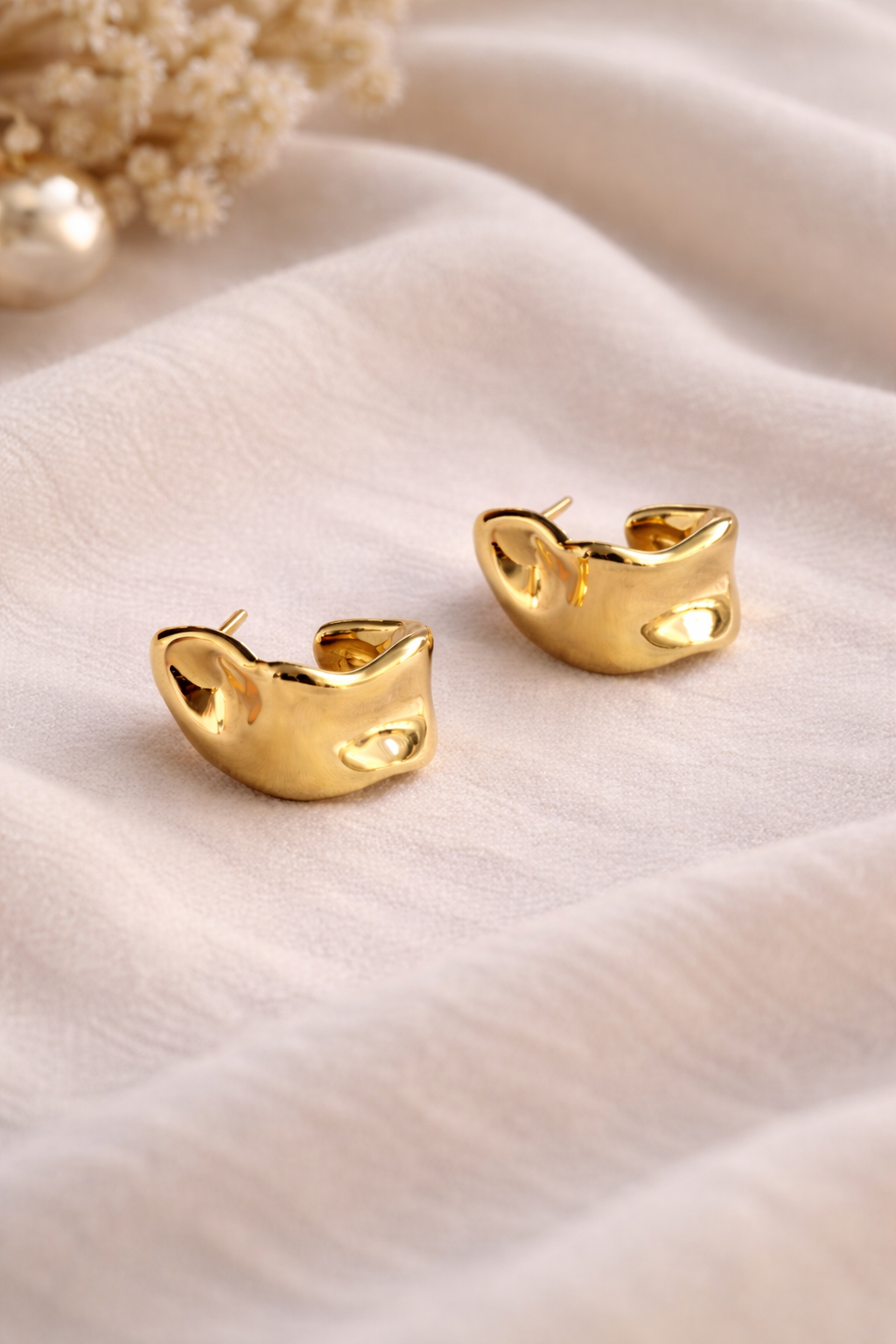 SOL STUDS