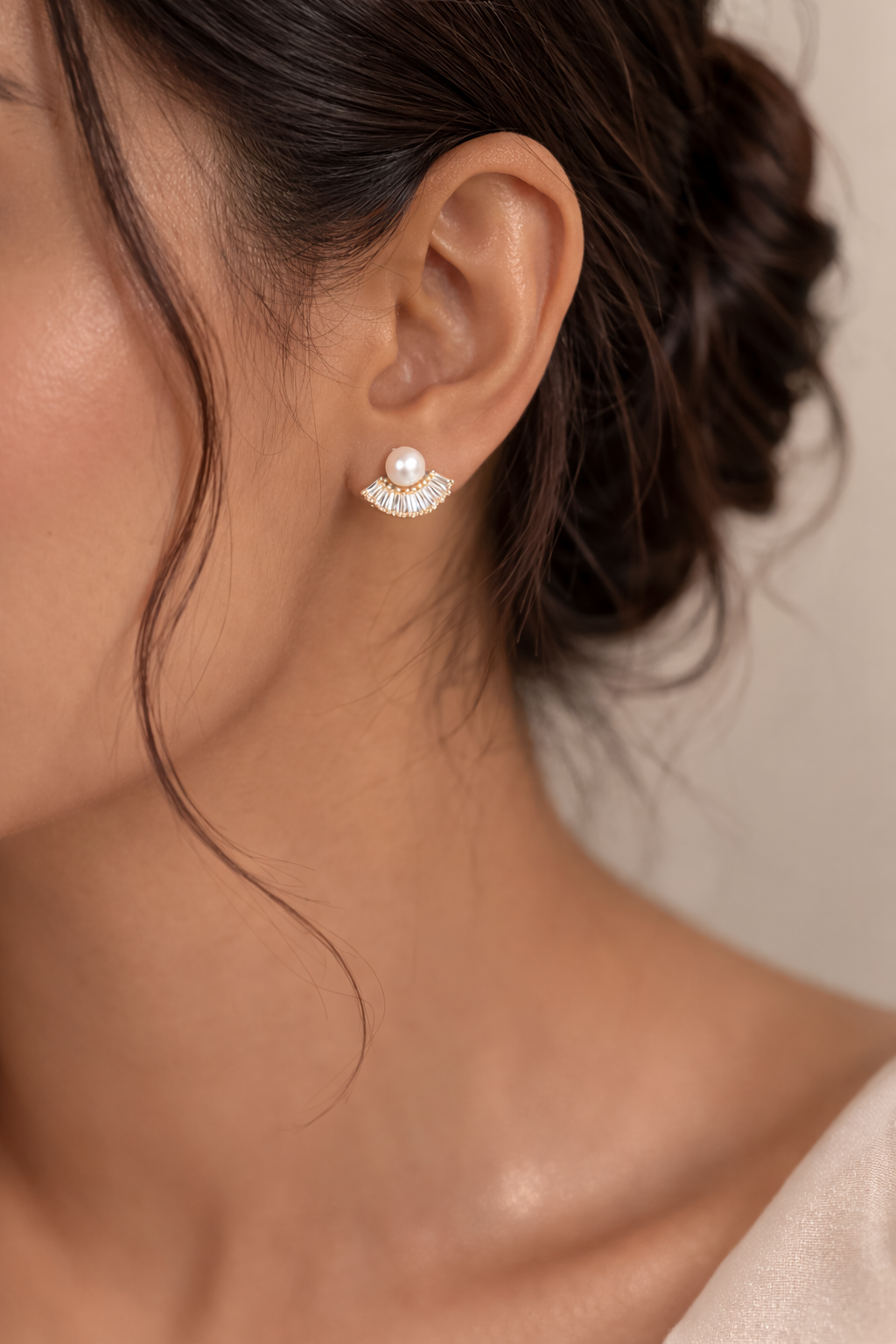 AURE PEARL STUDS