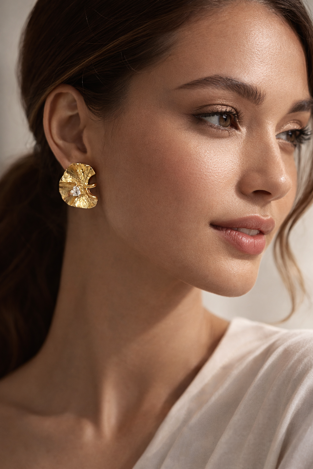 GOLD PETAL STUD EARRINGS