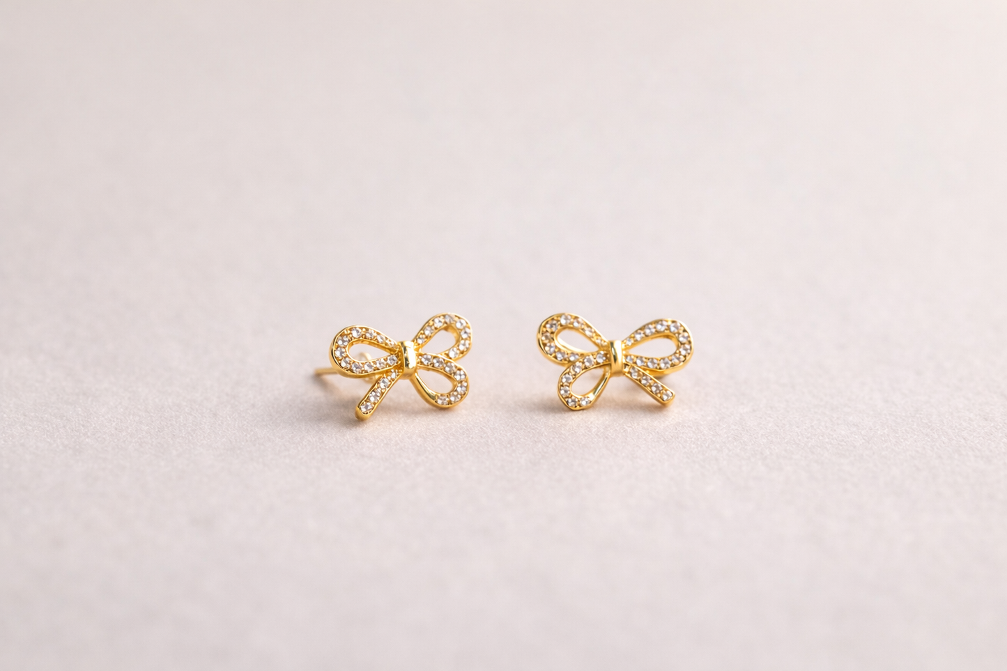 CRYSTAL BOW STUDS
