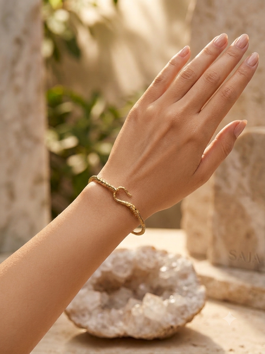 DAINTY HOOK BRACELET