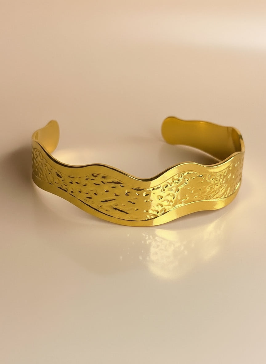 GOLDEN WAVE CUFF