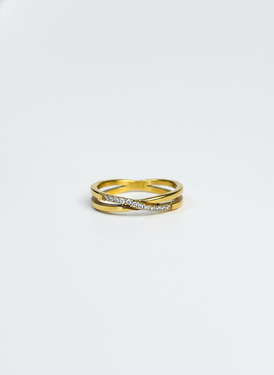 CRYSTAL TWIST BAND RING