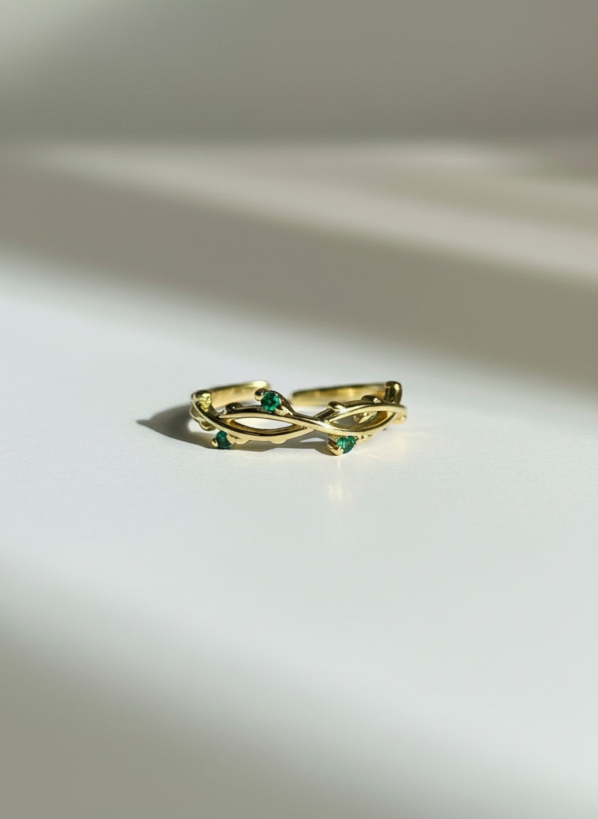 EMERALD VINE RING