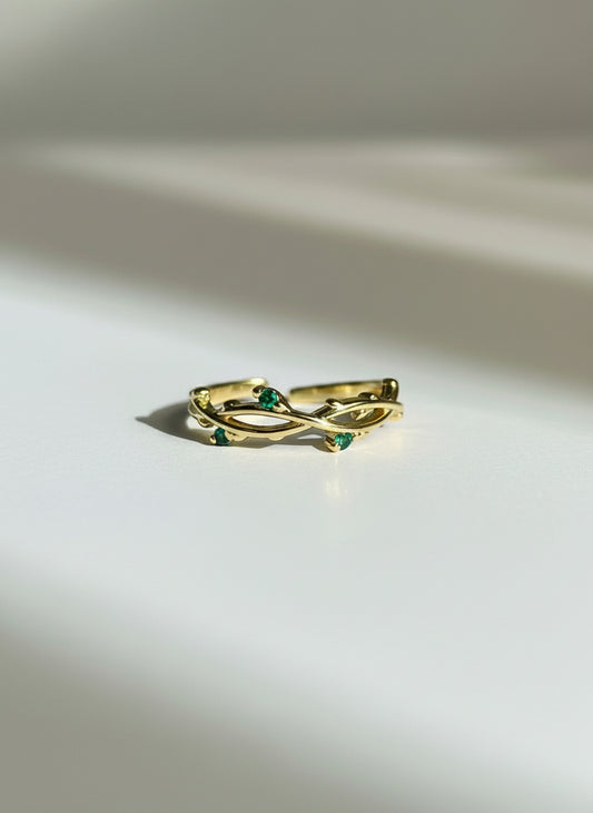 EMERALD VINE RING