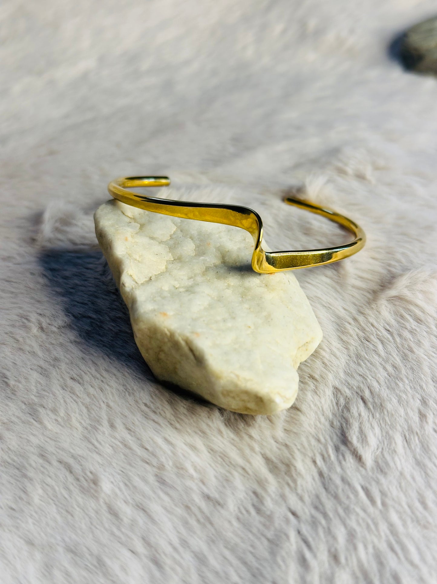 AERIS CURVE BANGLE