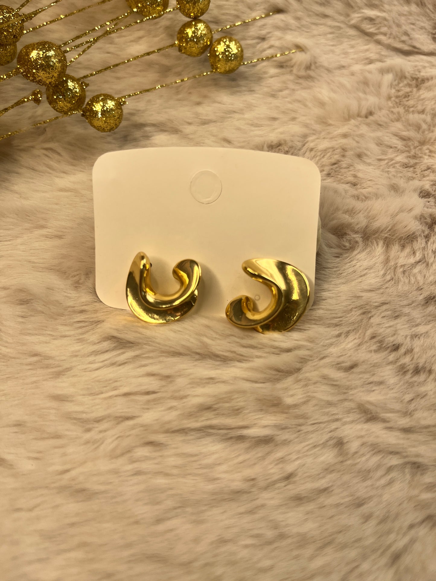 SWIRL STUD EARRINGS