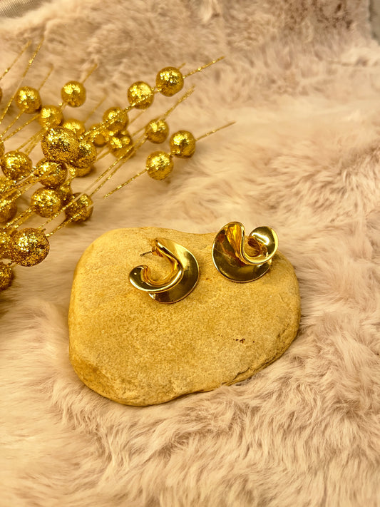 SWIRL STUD EARRINGS