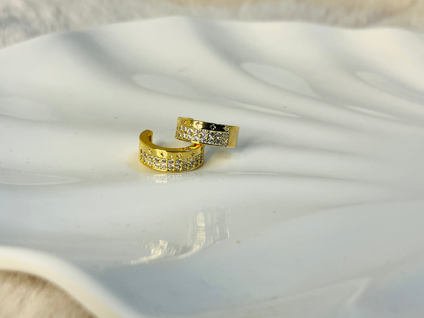 DAZZLE HOOPS