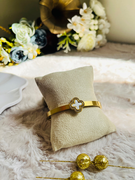 IVORY BLOOM BRACELET