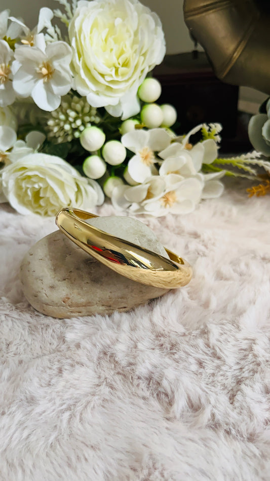 GOLDEN DRIFT BANGLE
