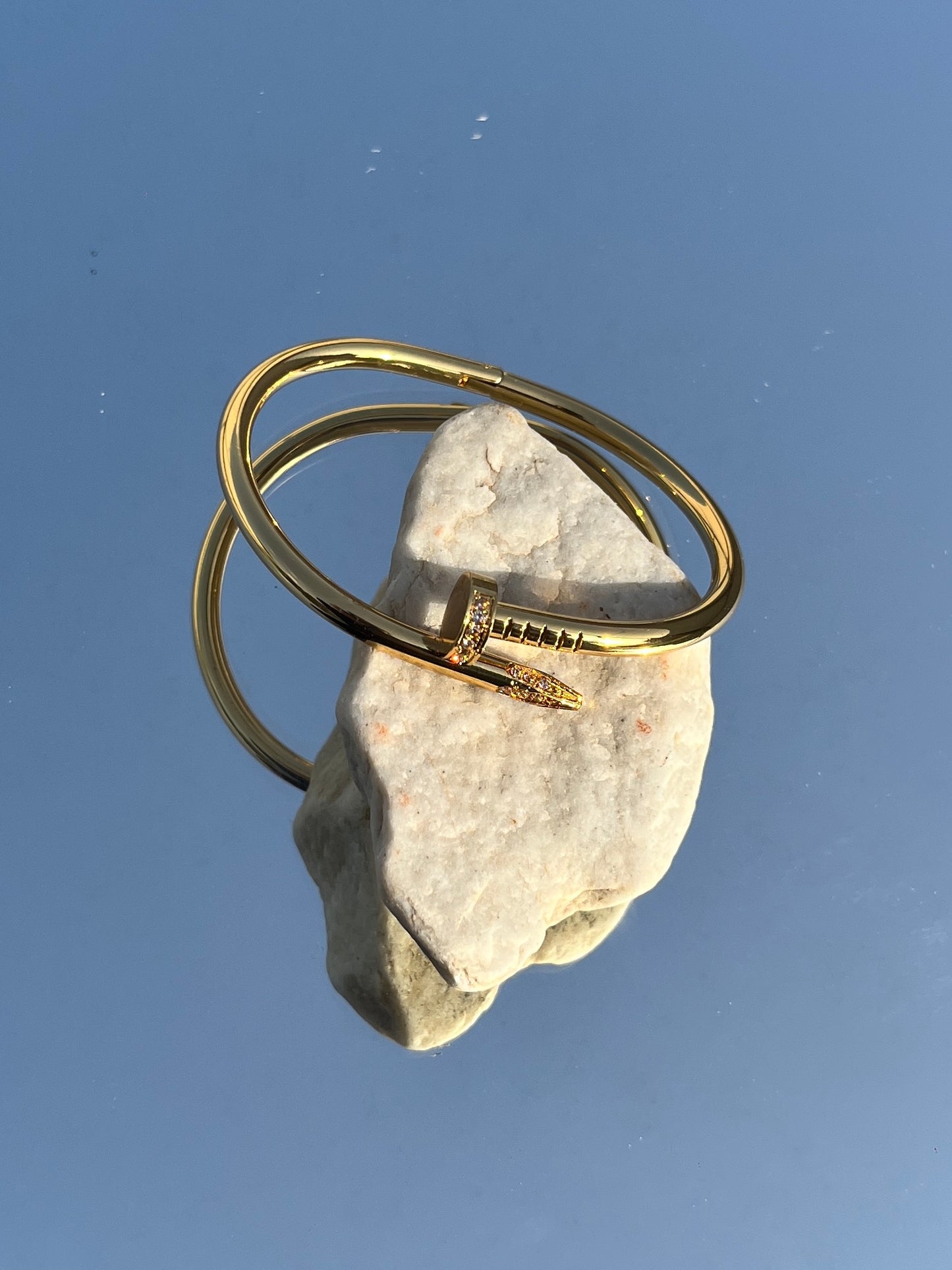Nail Noir Bangle