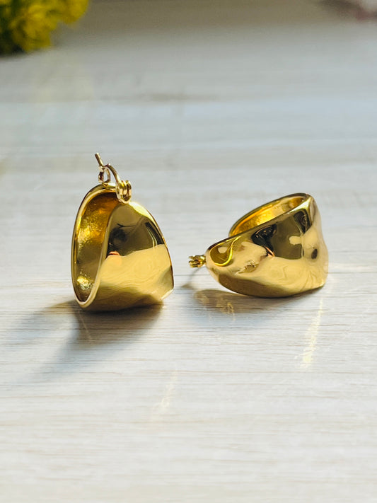 Sculpted Gold Hoops